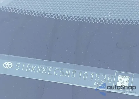 2022 Toyota Sienna Le z USA, uszkodzony, nr VIN 5TDKRKEC5NS101536